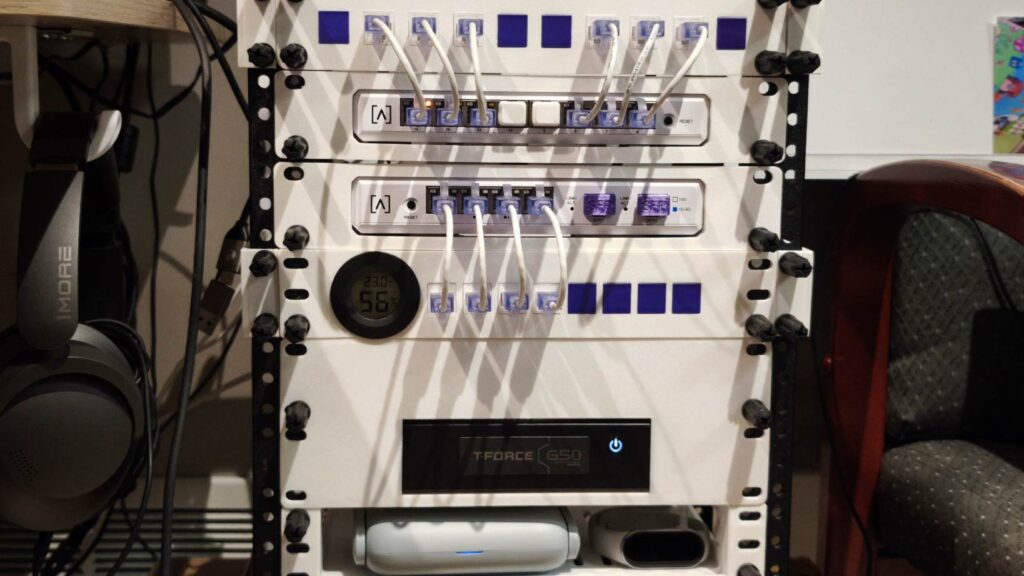 3D printed 10 inch rack with Morefine m10s rack mount